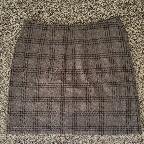 Old Navy Cute Plaid Tweed Winter/Autumn Mini Skirt - Picture 2 of 3